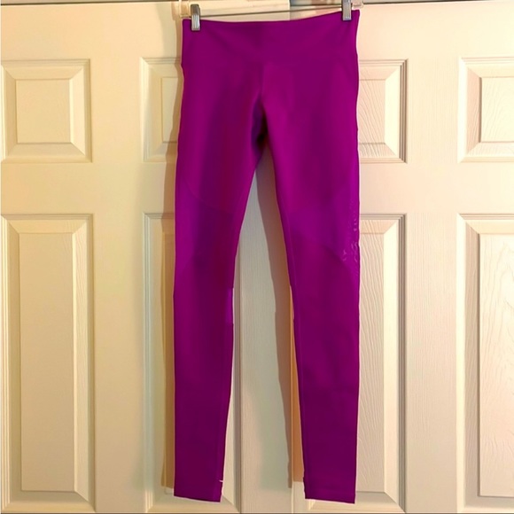 ALO YOGA Coast Stirrup Leggings AMETHYST Medium - Picture 3 of 4